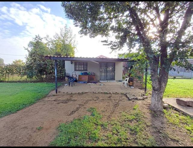 FARM FOR SALE IN UNITAS PARK